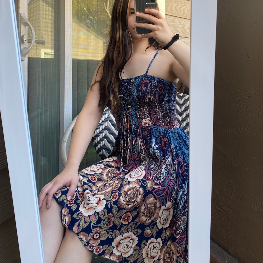 Dress - Picture 2 of 3